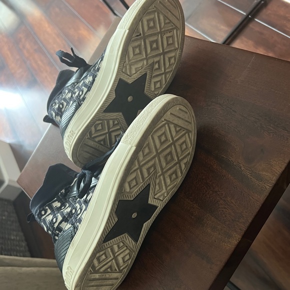 Dior walk n’ dior high tops | feet grew in pregnancy so they don’t fit anymore. - Picture 3 of 5